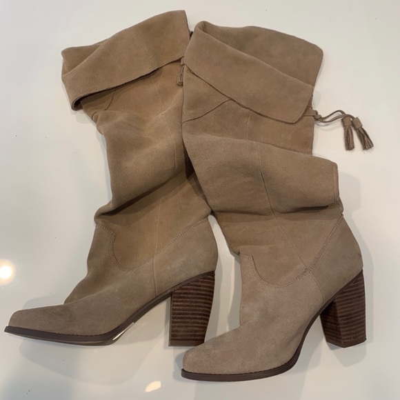 CYBER SALE🕊️Urban Outfitters Ecote Suede Knee Mid Callf Chunky Heeled Boots - Picture 2 of 9
